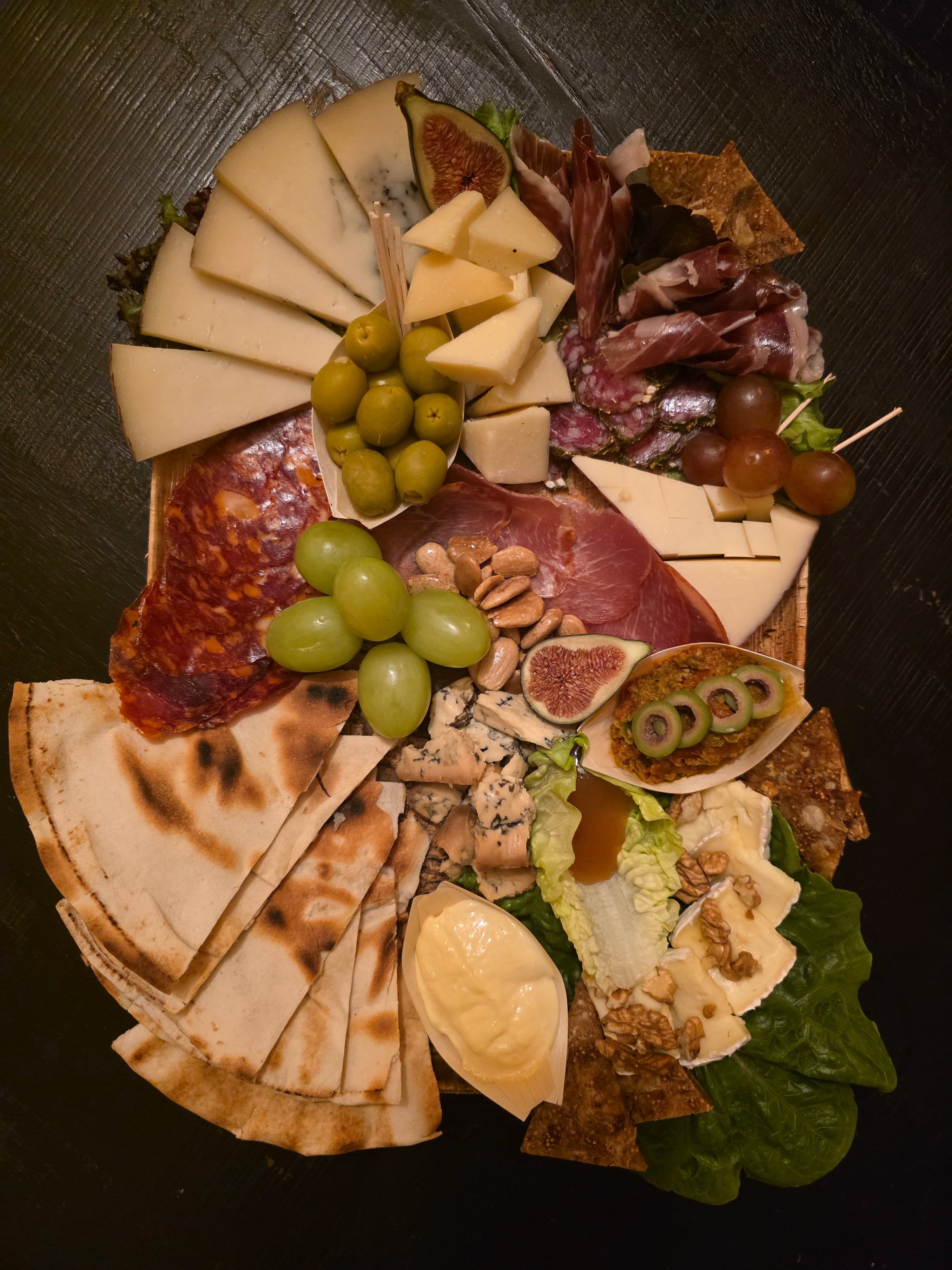 Charcuterie borrelplank 2 tot 3 personen